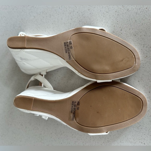 Lulus Wedge Sandal - Picture 3 of 5